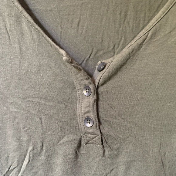 Olive Top From American Eagle - Picture 2 of 4